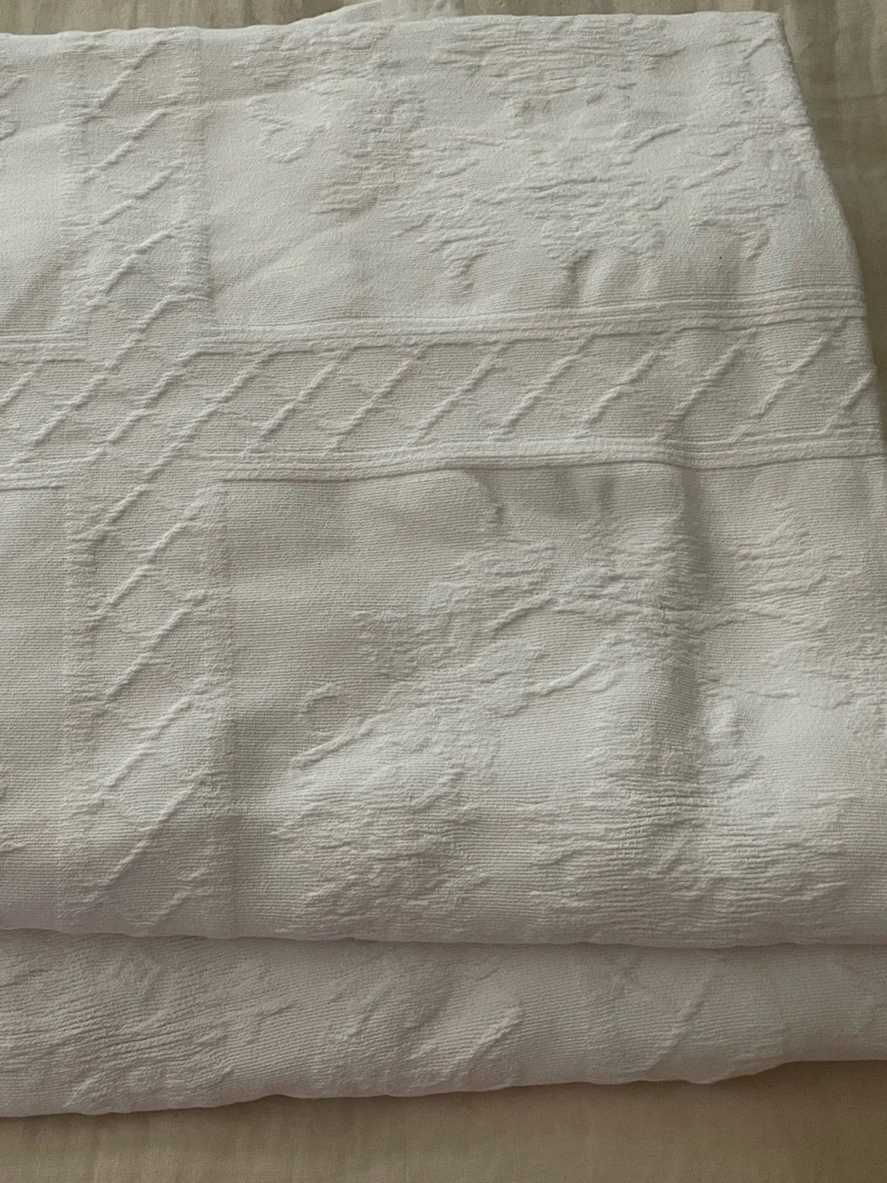 Pair (2) Vintage Crown Crafts Antoinette Matelasse TwinXL Coverlets- Flat Border